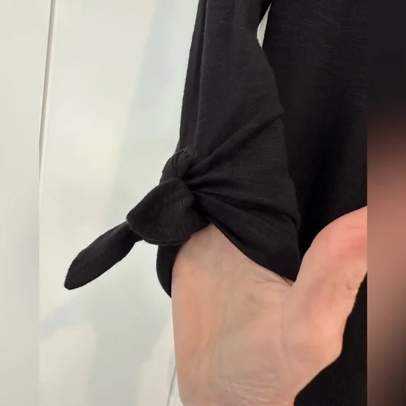 LOFT black shirt with knotted detail on sleeve XS - Picture 2 of 7